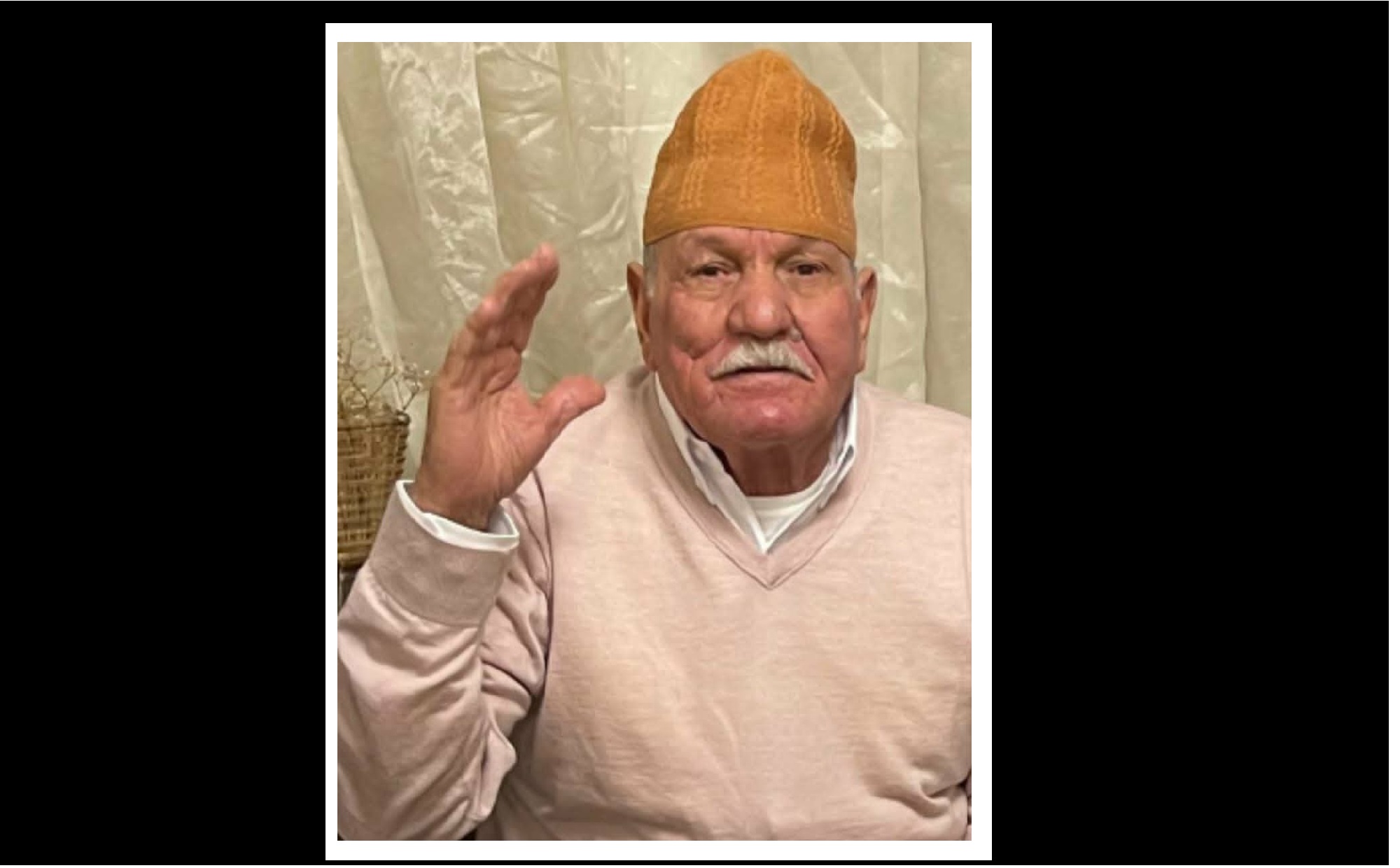 الإعلامي المصطفى متوكل يعزي عائلتي بويا و صابر